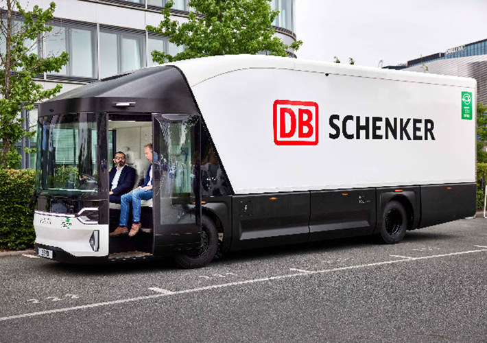 foto noticia DB Schenker refuerza su alianza con Volta Trucks para acelerar la transición hacia una flota urbana 100% eléctrica.